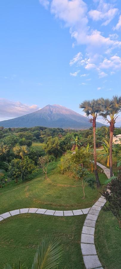 Palm Springs Bali Dive Resort Tulamben Buitenkant foto