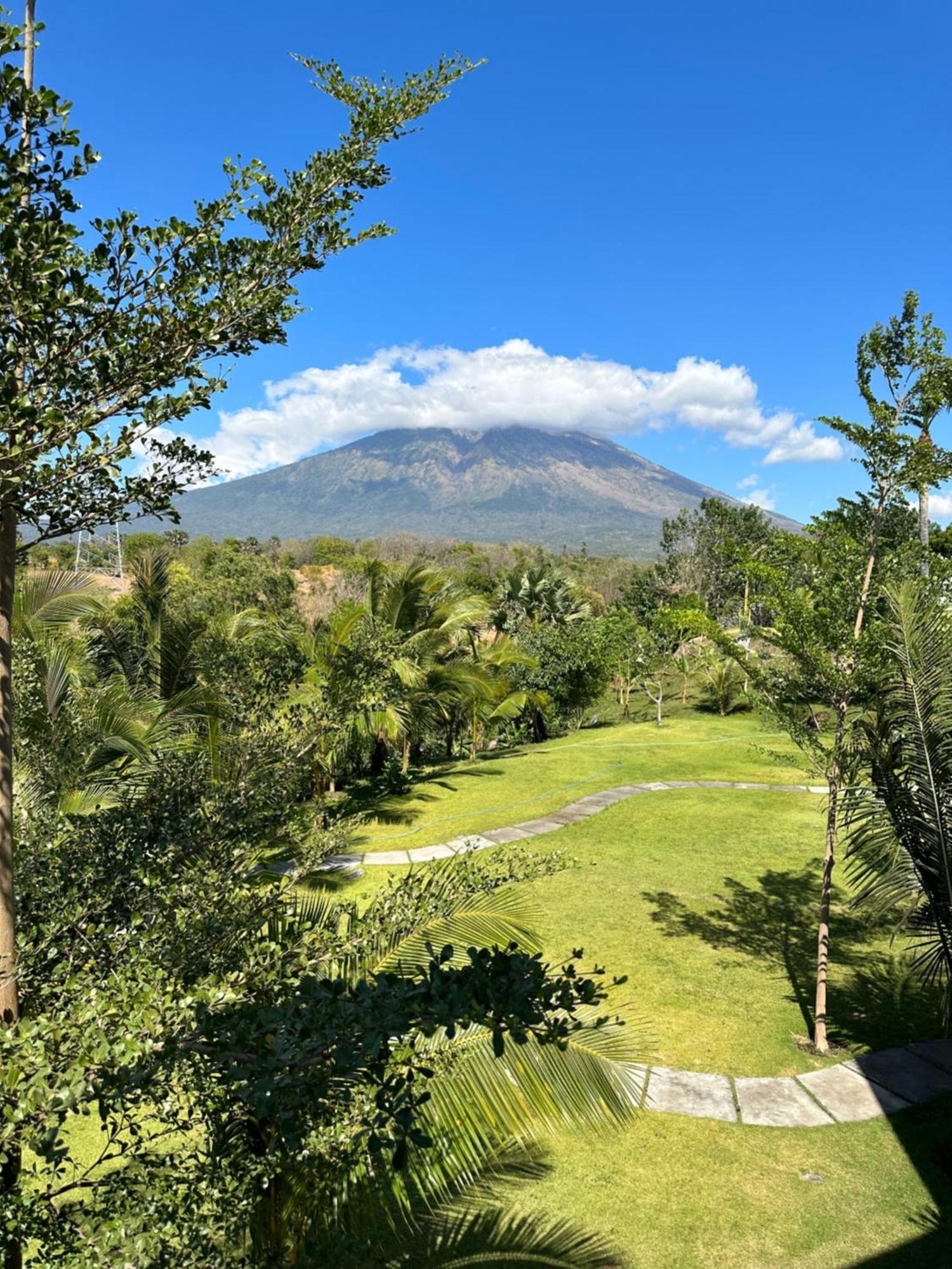 Palm Springs Bali Dive Resort Tulamben Buitenkant foto
